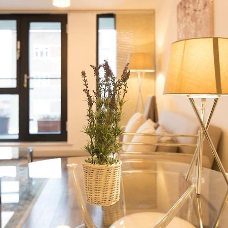 Beautiful 2 Bedroom Property In Borough Londra Esterno foto