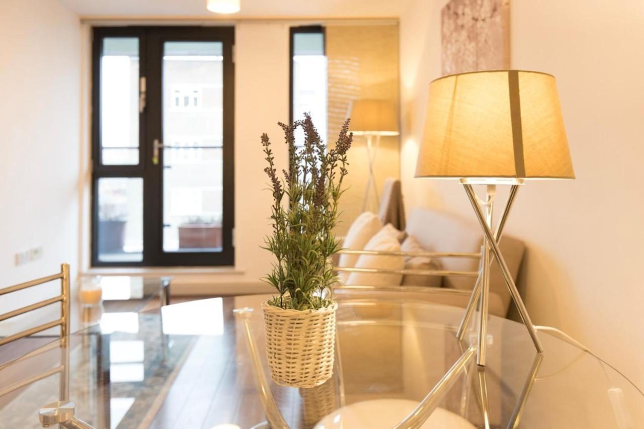 Beautiful 2 Bedroom Property In Borough Londra Esterno foto