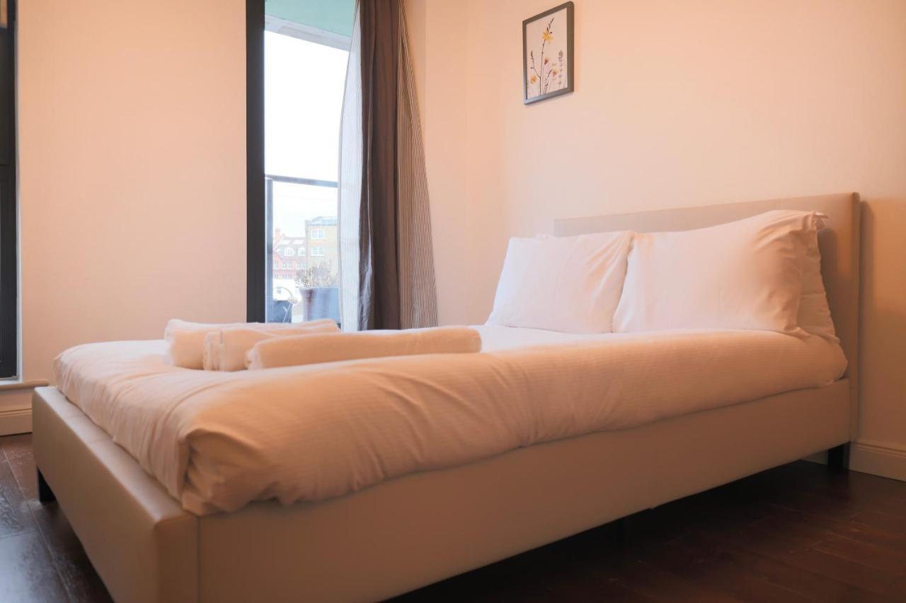 Beautiful 2 Bedroom Property In Borough Londra Esterno foto